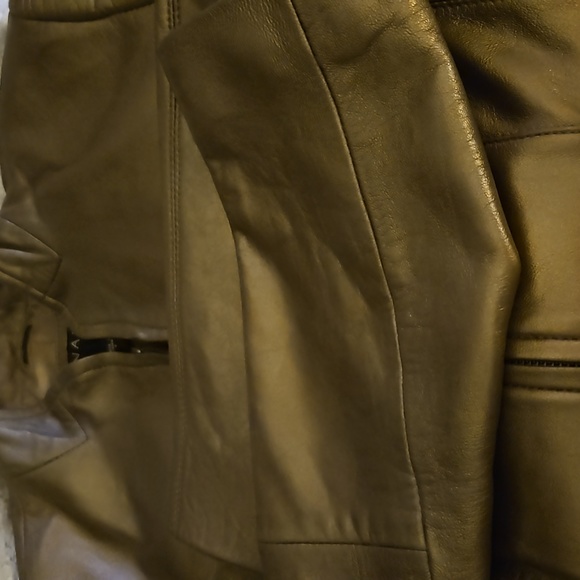 NWOT Bernardo Gold Womans Leather Moto Jacket - Picture 3 of 4